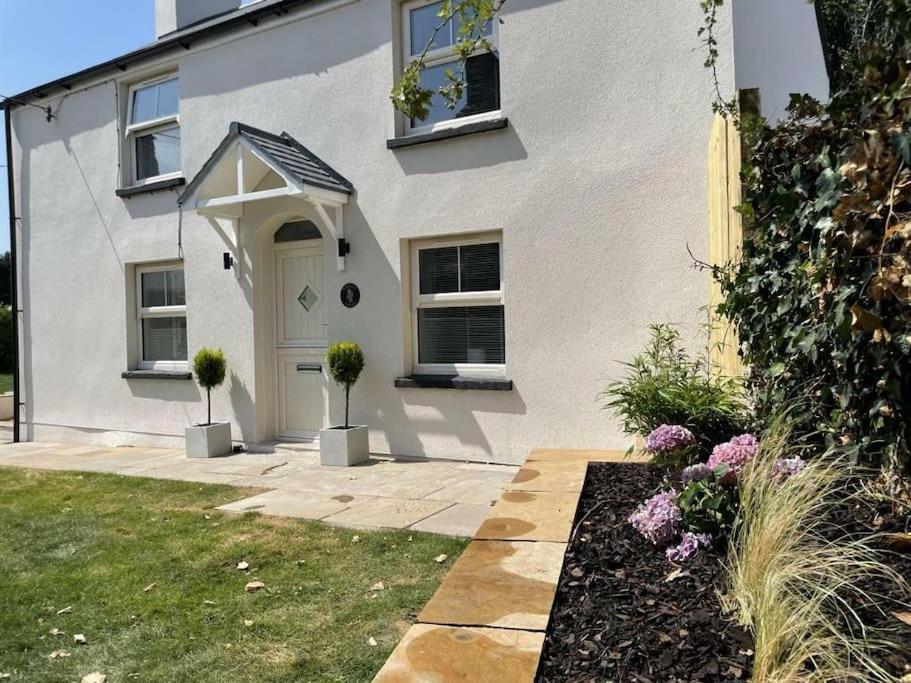 Charming Cottage Close To M4 Bridgend Bridgend  Eksteriør bilde