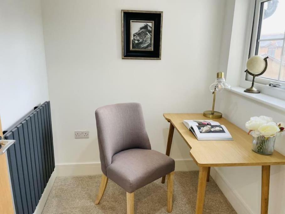 Charming Cottage Close To M4 Bridgend Bridgend  Eksteriør bilde