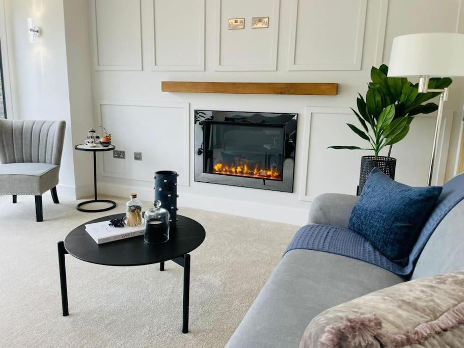 Charming Cottage Close To M4 Bridgend Bridgend  Eksteriør bilde